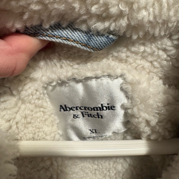 Abercrombie Denim Jacket with Sherpa Lining - Picture 3 of 4